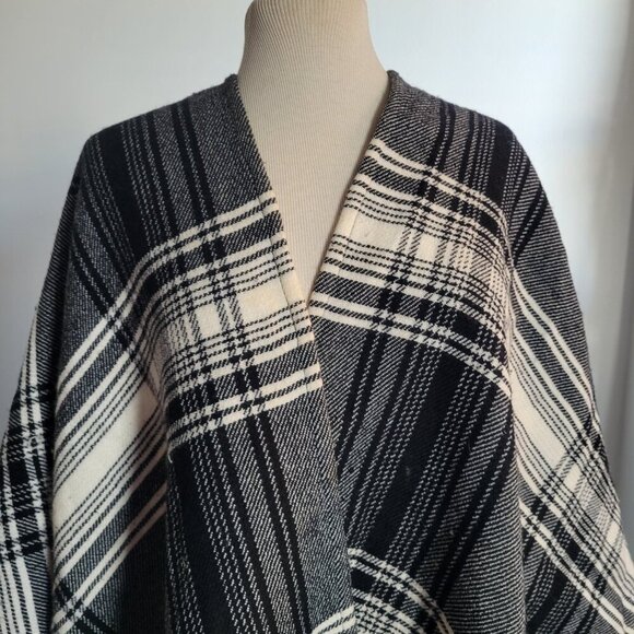Talbots Black and White Wool Poncho (Size: One size fits most) - Picture 2 of 13